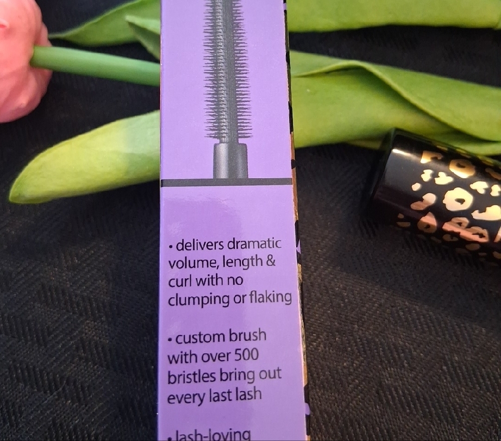 VOLUPTUOUS TARTE Maneater Black Mascara - Picture 4 of 4